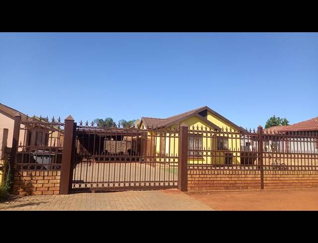 3 BEDROOM HOUSE FOR SALE IN THE ORCHARDS